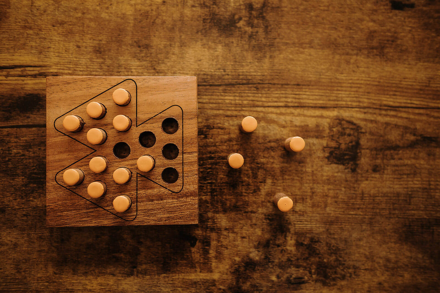 Triple Triangle Peg Jumping puzzle